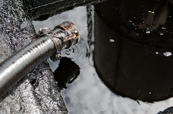 crude oil COLOURBOX10951478